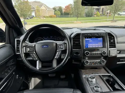 2019 Ford Expedition Limited photo 9