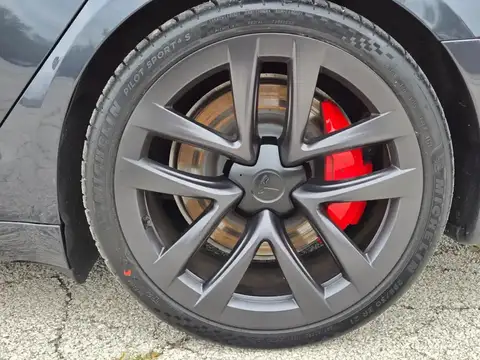 2023 Tesla Model S Plaid photo 9