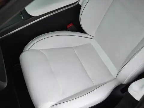 2023 Tesla Model S Plaid photo 13