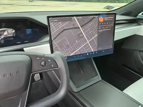 2023 Tesla Model S Plaid photo 17