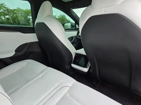 2023 Tesla Model S Plaid photo 22