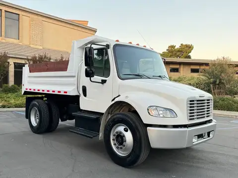 2014 Freightliner M2 Dump Truck photo 2