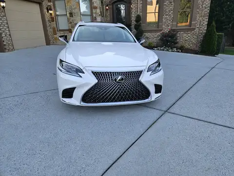 2018 Lexus LS 500 AWD photo 2