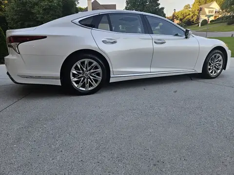 2018 Lexus LS 500 AWD photo 4