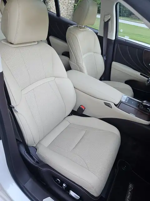 2018 Lexus LS 500 AWD photo 10