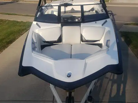 2009 Axis A22 photo 3