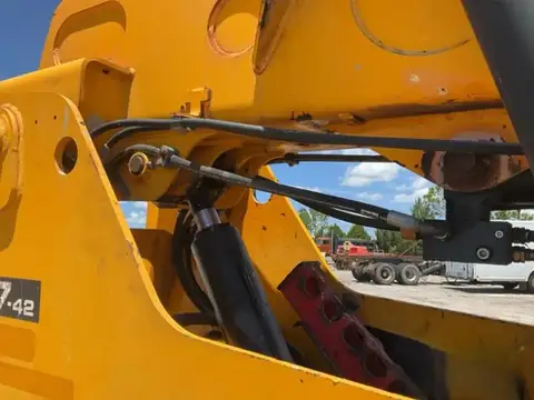 2014 JCB 507-42 Telehandler photo 2