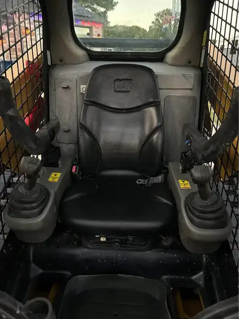 2018 Caterpillar 249D Compact Track Loader photo 5