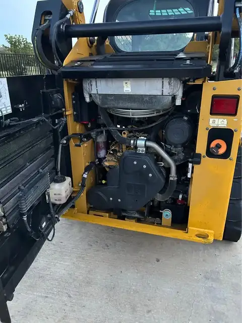 2018 Caterpillar 249D Compact Track Loader photo 8