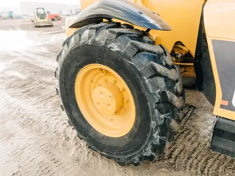 2006 Caterpillar TH460B Telehandler photo 4