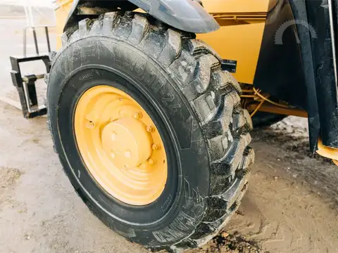 2006 Caterpillar TH460B Telehandler photo 9