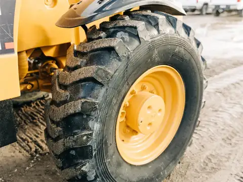 2006 Caterpillar TH460B Telehandler photo 10