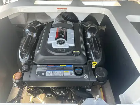 2021 Monterey M-22 photo 9