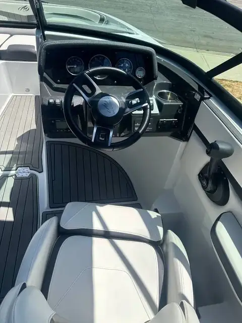 2021 Monterey M-22 photo 10