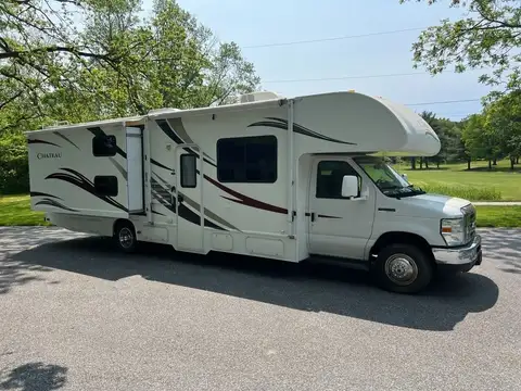 2013 Thor Motor Coach Chateau 31A photo 3
