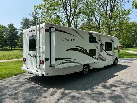 2013 Thor Motor Coach Chateau 31A photo 4