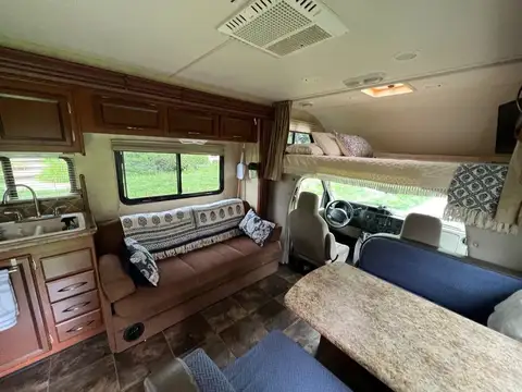 2013 Thor Motor Coach Chateau 31A photo 6
