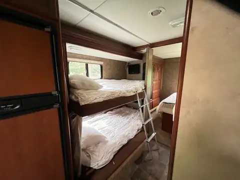2013 Thor Motor Coach Chateau 31A photo 9