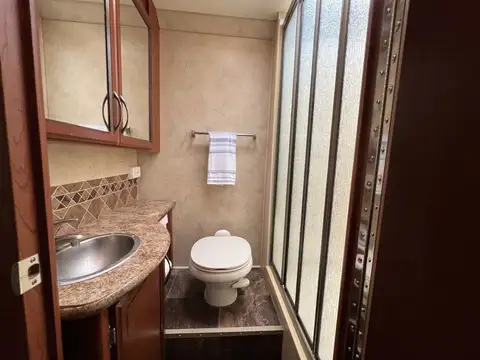 2013 Thor Motor Coach Chateau 31A photo 10
