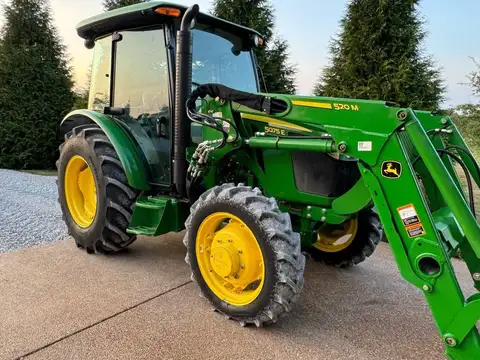 2021 John Deere 5075E Tractor photo 3