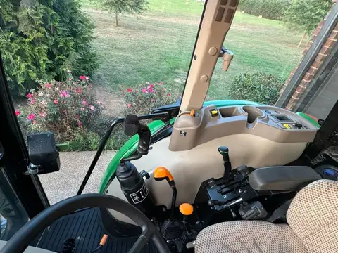 2021 John Deere 5075E Tractor photo 6