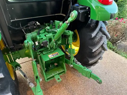 2021 John Deere 5075E Tractor photo 9