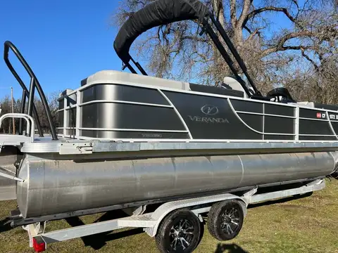 2023 Veranda Relax 24' Tritoon