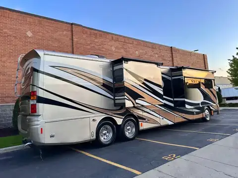 2015 Fleetwood American Revolution LE 42T Motorcoach photo 9
