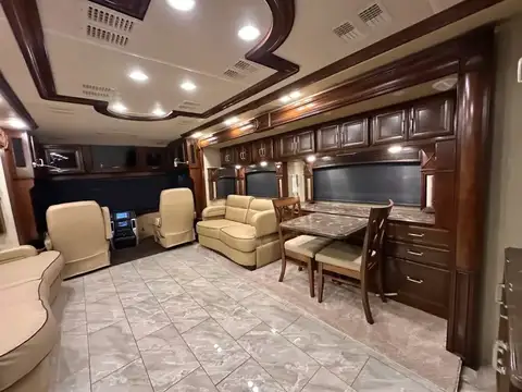 2015 Fleetwood American Revolution LE 42T Motorcoach photo 12