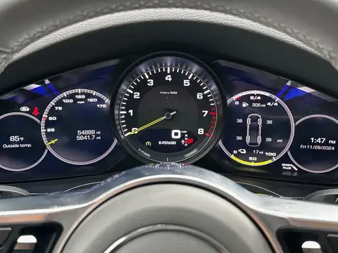 2019 Porsche Cayenne E-Hybrid photo 2