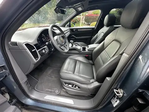 2019 Porsche Cayenne E-Hybrid photo 3