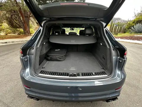 2019 Porsche Cayenne E-Hybrid photo 5