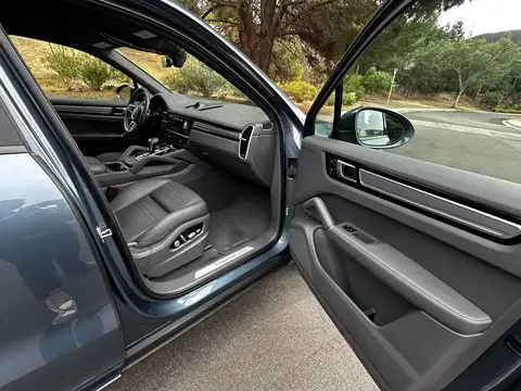2019 Porsche Cayenne E-Hybrid photo 7