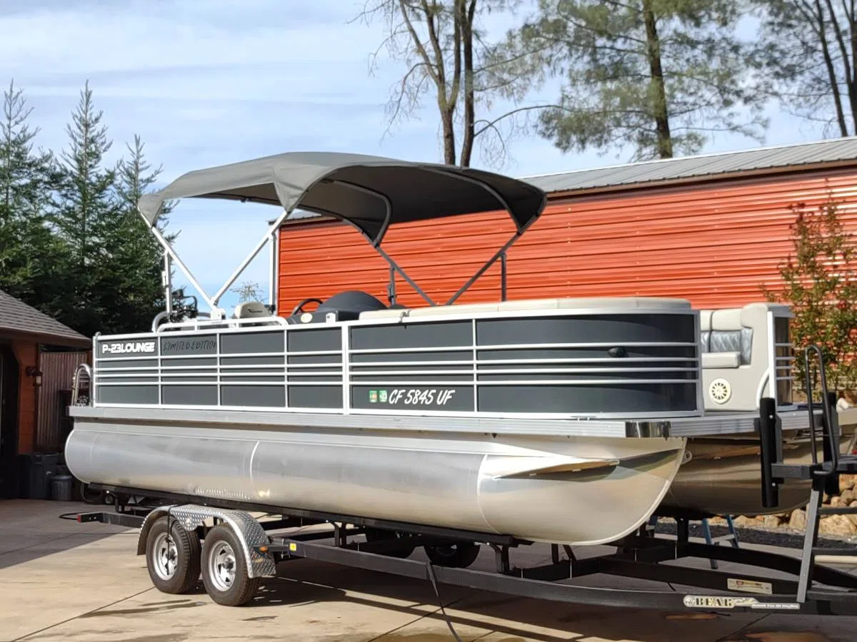 2021 Massimo Marine P23 Lounge Limited Edition