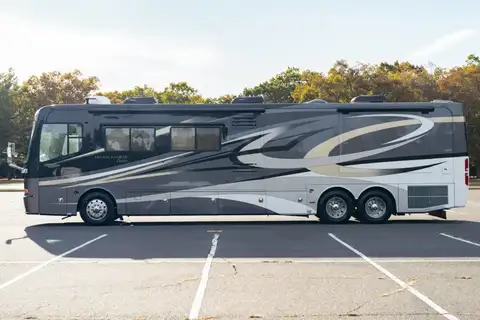 2009 Holiday Rambler Scepter 42PDQ photo 2