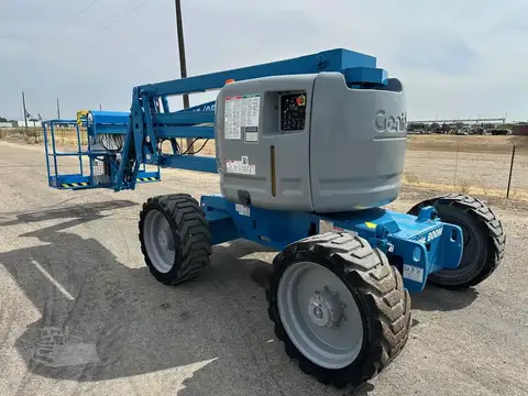 2012 Genie Z-45/25J IC Articulating Boom Lift photo 2
