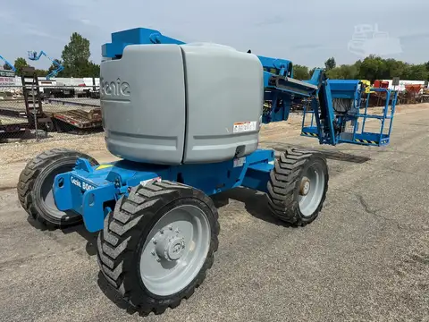 2012 Genie Z-45/25J IC Articulating Boom Lift photo 4