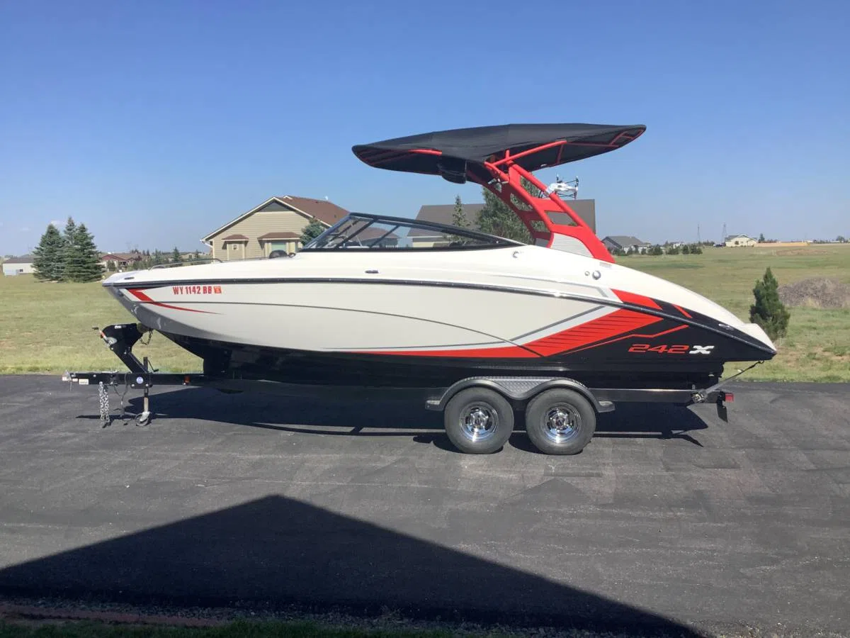 2018 Yamaha 242X E-Series