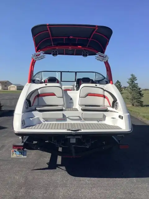 2018 Yamaha 242X E-Series photo 2