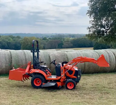 2021 Kubota BX2680 Compact Utility Tractor photo 2