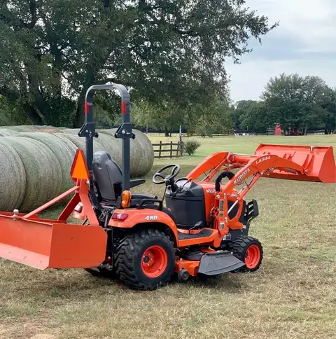 2021 Kubota BX2680 Compact Utility Tractor photo 3
