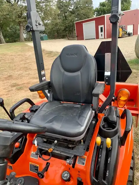 2021 Kubota BX2680 Compact Utility Tractor photo 8