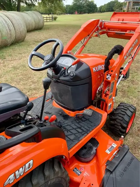 2021 Kubota BX2680 Compact Utility Tractor photo 9