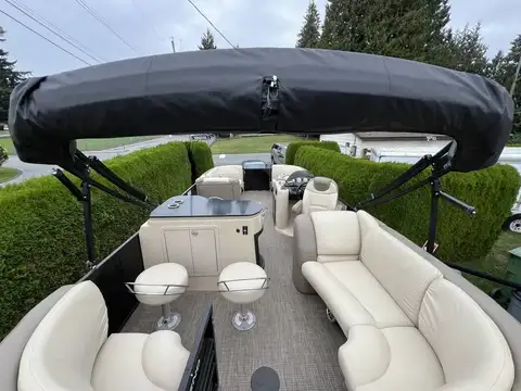 2016 Legacy Black 24' Tritoon photo 8