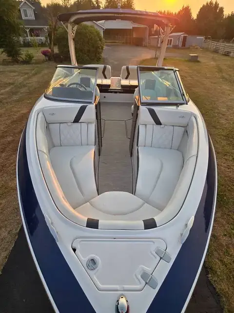 2019 Regal 2300 Bowrider photo 3