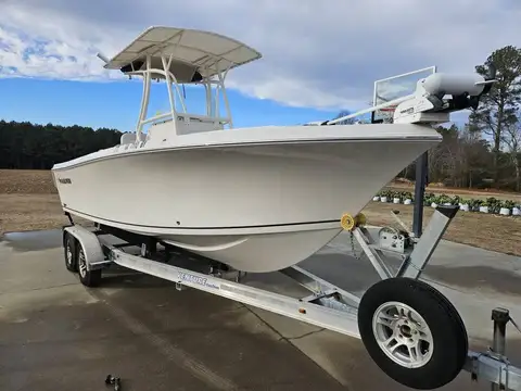 2016 Sailfish 220CC photo 2