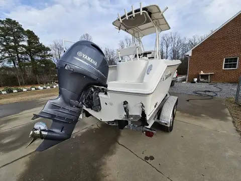 2016 Sailfish 220CC photo 3