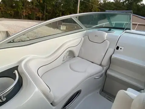 2004 Crownline 270 CR photo 9