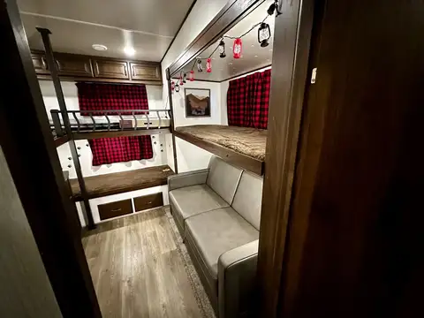 2019 Palomino Columbus 374BH photo 9