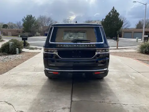 2022 Jeep Grand Wagoneer Series III photo 4